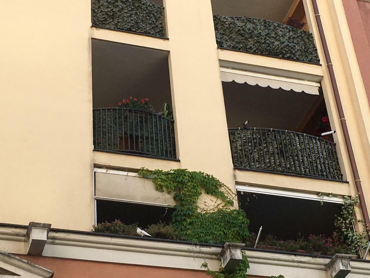 Flowers Apartment Bari Extérieur photo