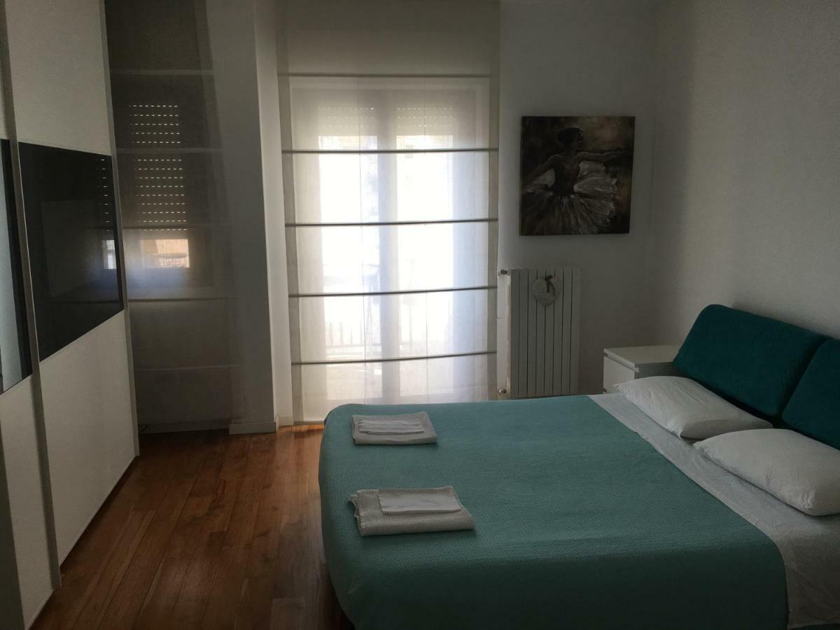 Flowers Apartment Bari Extérieur photo