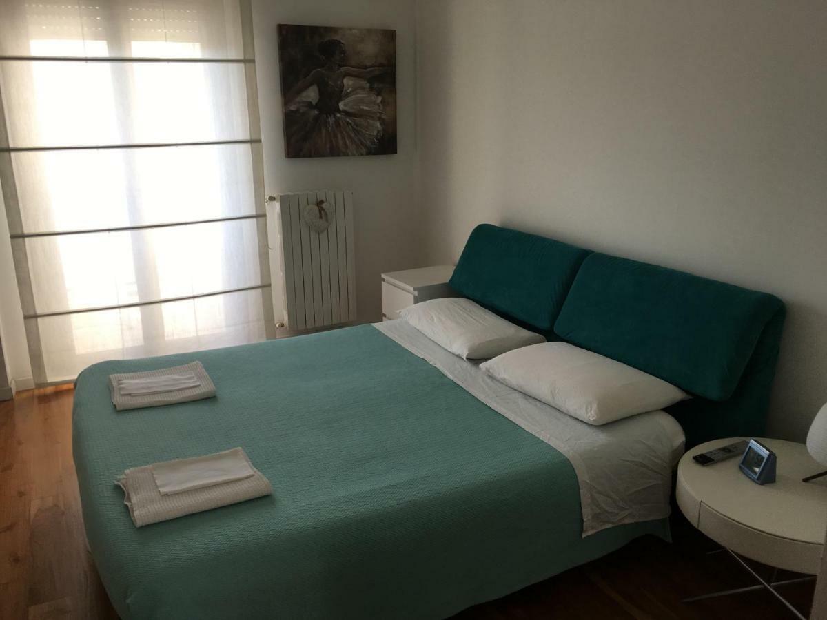 Flowers Apartment Bari Extérieur photo